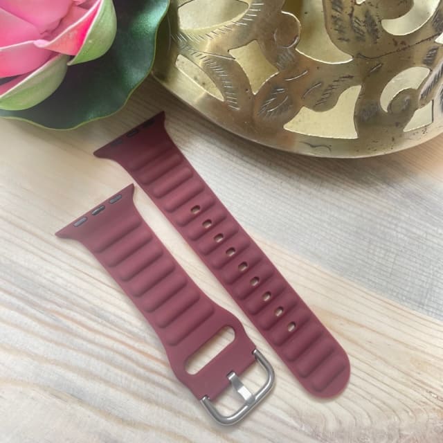 Ridge Silicone With Metal Buckel Apple Watch Band For 38-40-41 mm from hanging owl